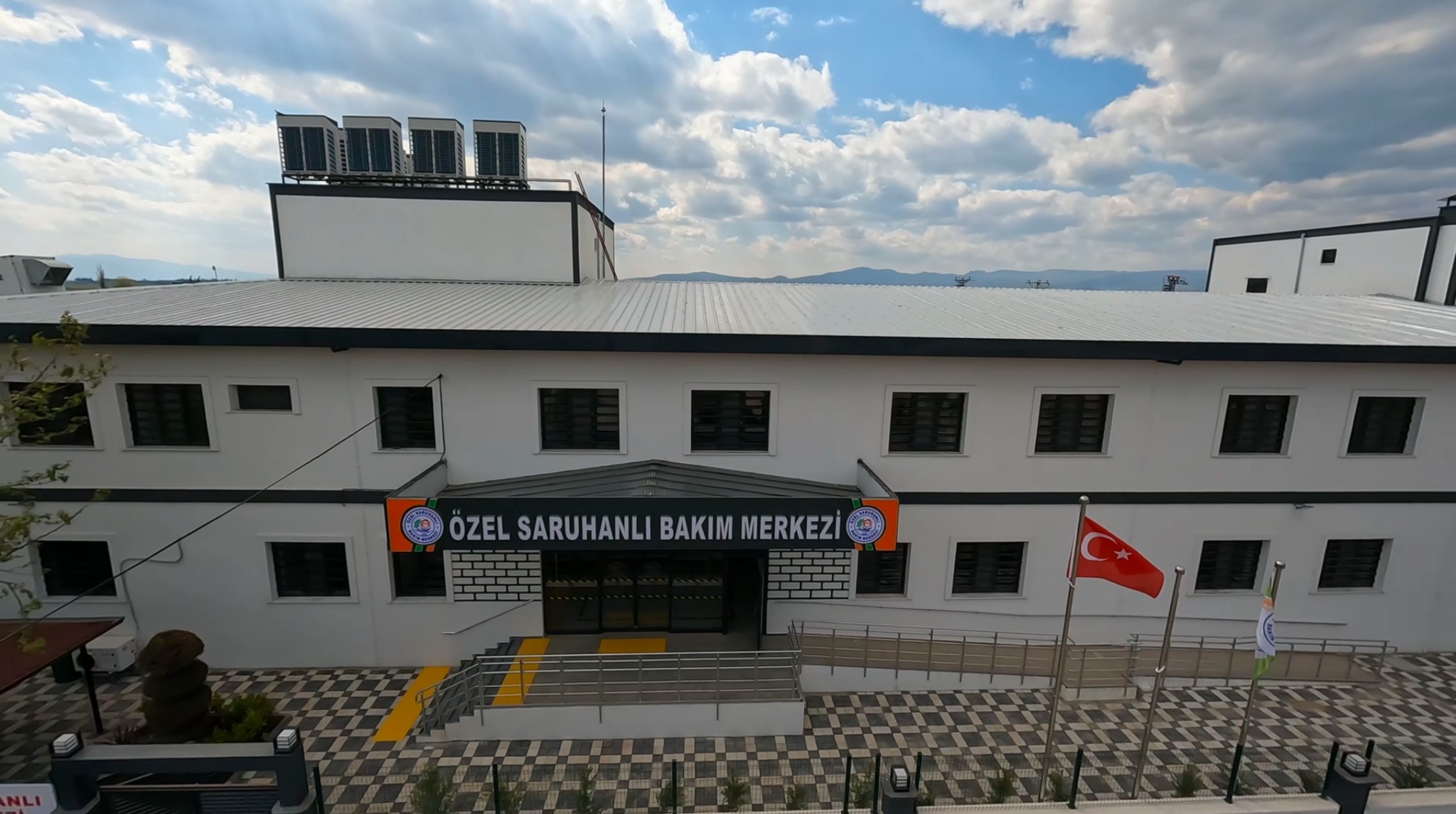 Modern Tesis Dış Mimarisi
